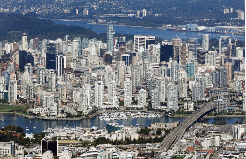 加拿大的生活指數與香港相約。圖為溫哥華市中心的俯瞰景。