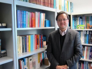 香港公開大學人文社會科學院副院長鄺志良博士