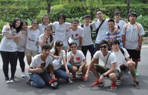 惠茵在新加坡留學期間亦有參與課外活動，與同學相處融洽。