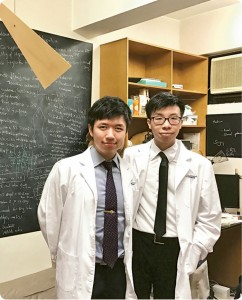 除了行醫外，Tommy（左）亦有志於研究，特別想為腦外科研究帶來貢獻。（相片由受訪者提供）  